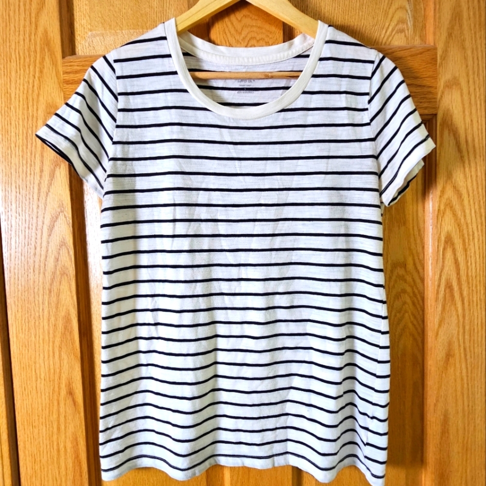 Mossimo womans large tee, black and white stripes, poly/cotton blend